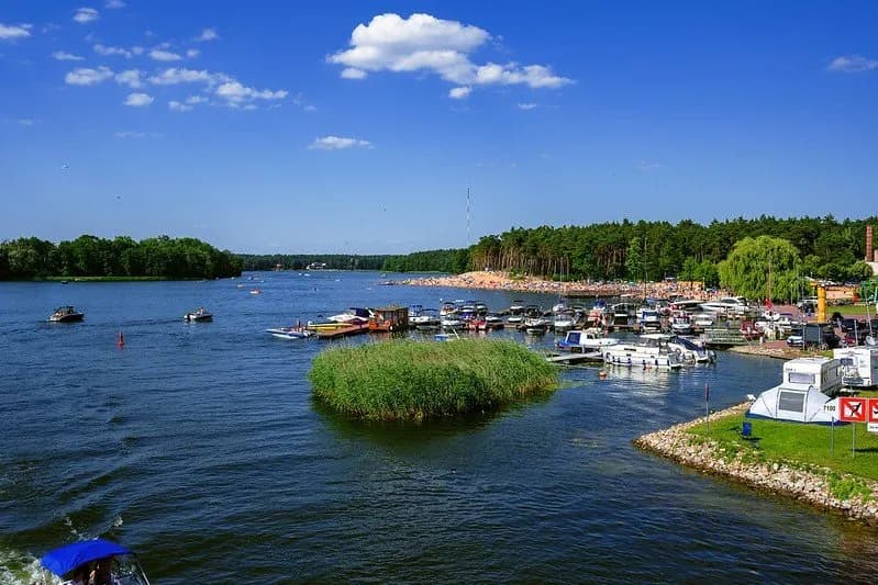 Jezioro Ślesińskie: idealne miejsce na wypoczynek i sporty wodne