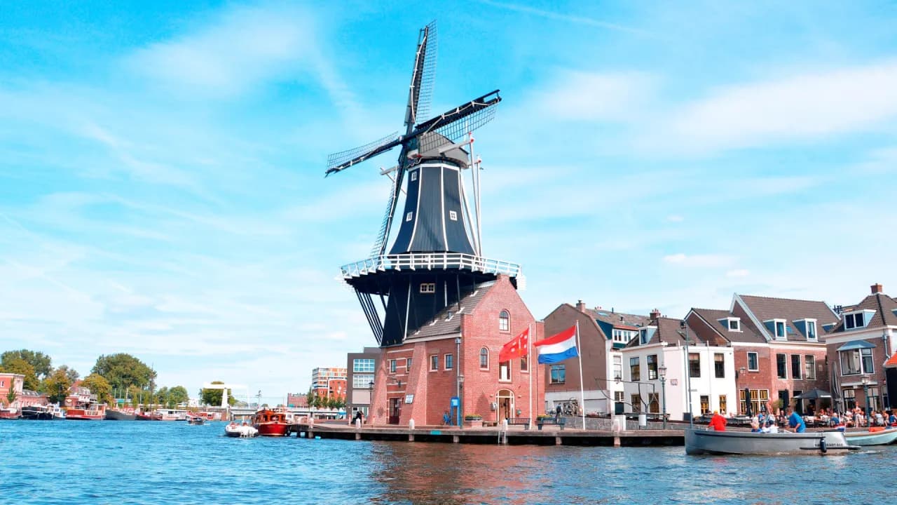 Najpiękniejsze miejsca w Holandii, które musisz zobaczyć na własne oczy