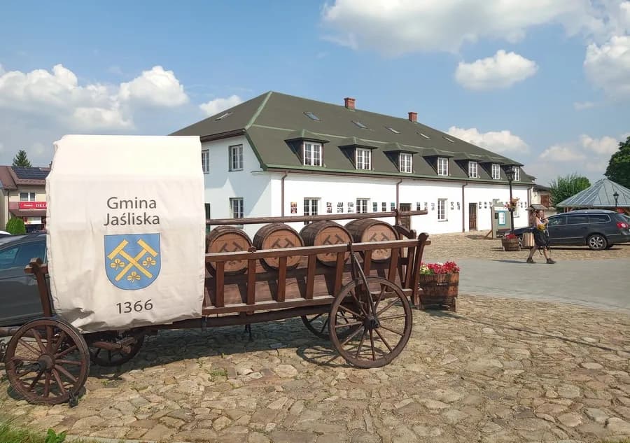 Jaśliska atrakcje: odkryj ukryte skarby Beskidu Niskiego