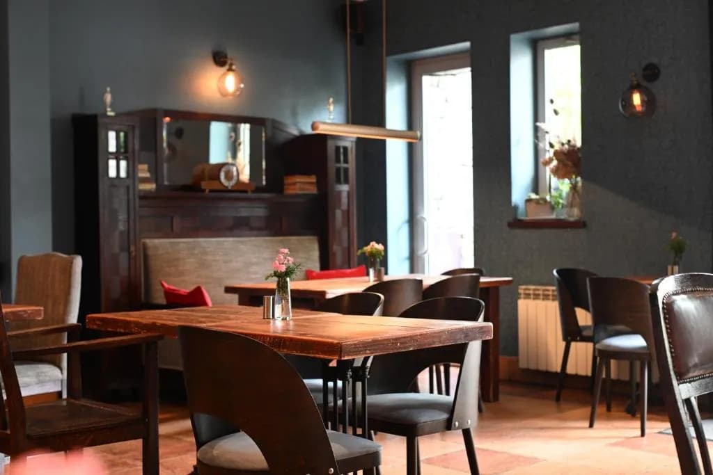 Gdzie zjeść w Piwnicznej-Zdroju? Najlepsze restauracje i potrawy