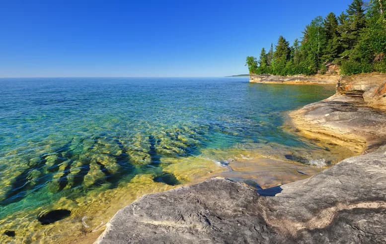 Jezioro Erie w jakim stanie? Odkryj stany graniczące z jeziorem