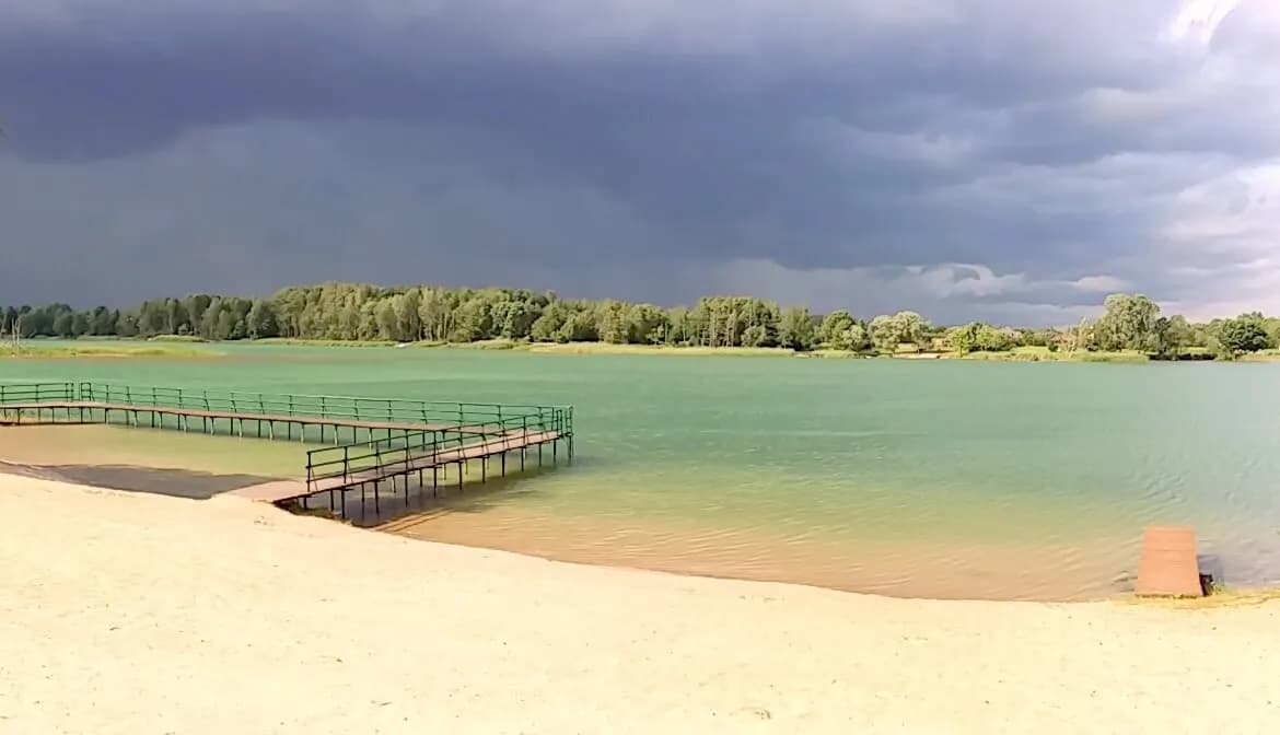 Jezioro Białe w Gostyninie – opinie turystów o atrakcjach i wadach
