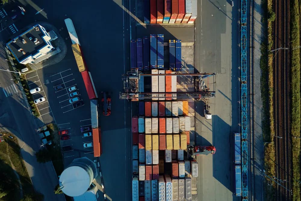 Nocleg tranzytowy co to znaczy i jak może ułatwić podróżowanie