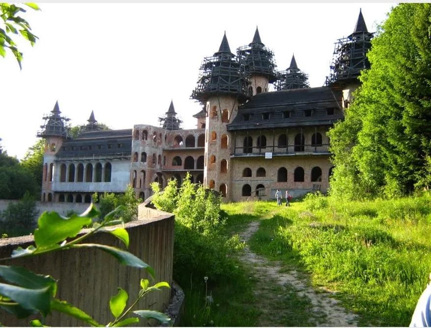 Łapalice atrakcje: odkryj niezwykły zamek i inne ciekawe miejsca