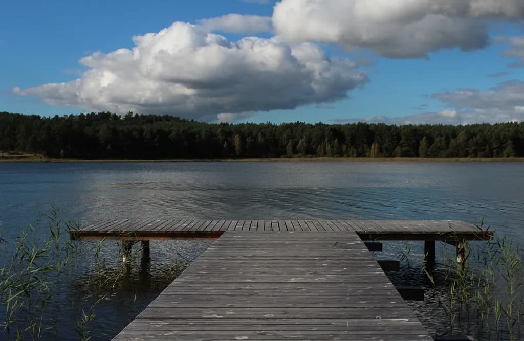 Jezioro Kamienickie - piękno natury, które musisz zobaczyć