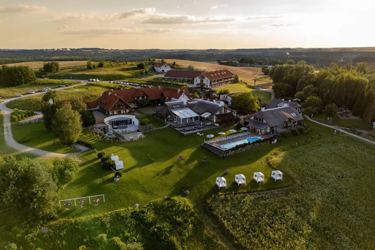 Hotele nad jeziorem zachodniopomorskie - idealne miejsca na relaks