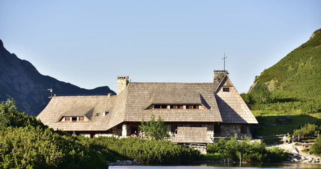 Ile kosztuje nocleg w schronisku? Ceny w popularnych regionach górskich